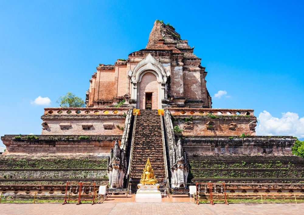 Templo Wat Chedi Luang en Tailandia.